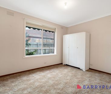 Spacious Family Home with Garden Maintenance Included! - Photo 6