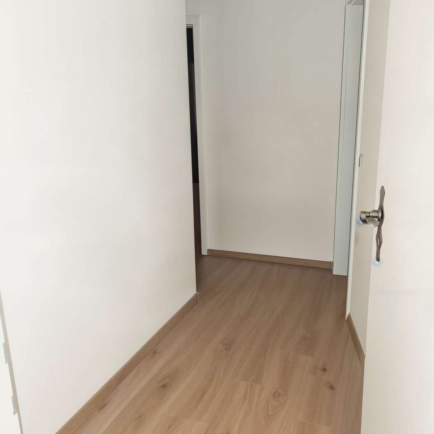 Exklusive Dachgeschosswohnung mit Dachterrasse zu vermieten! - Photo 1