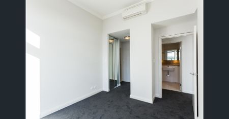 Sundrenched north facing apartment in sought after VQ - Photo 3