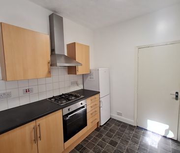 2 Bed Maisonette, Bath Road, BS4 - Photo 4