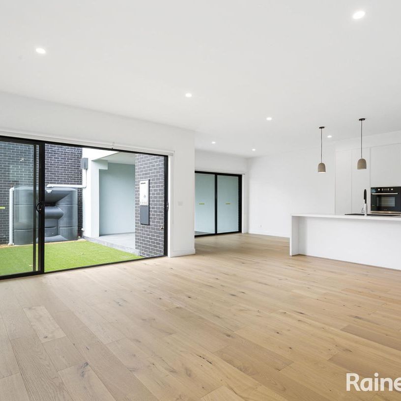 Sleek and Close to the Beach - Photo 1