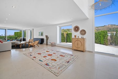 Detached Villa · El Paraiso - Photo 4