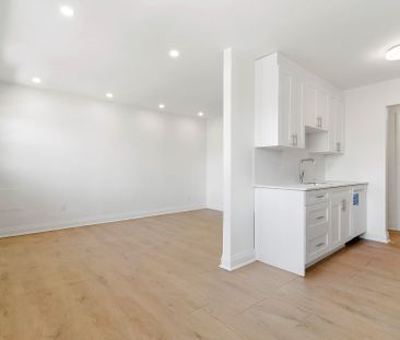 7220 Av. De Chateaubriand, #30 - Photo 6