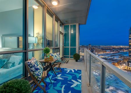 Luxury Living With Unmatched Views: 2 Bed Sub Penthouse. - Photo 2