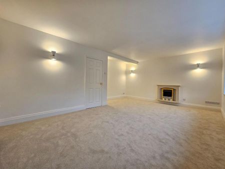 4 bedroom townhouse to rent - Photo 2