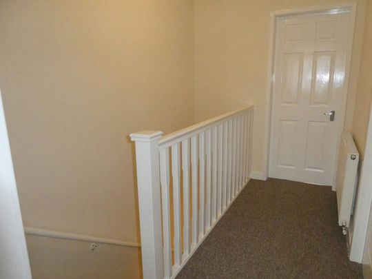 Terraced House to rent on - Photo 1