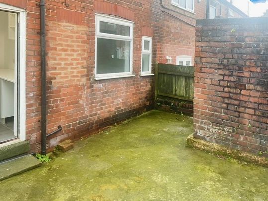 3 bedroom terraced house to rent - Photo 1