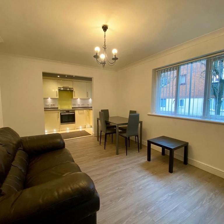 2 bedroom flat to rent - Photo 1