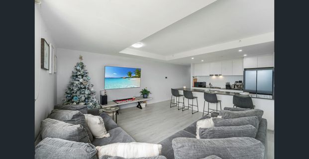 Spacious Apartment in the Heart Of Campbelltown - Photo 1