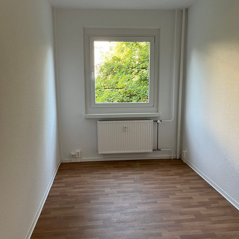 3-Raum-Wohnung mit Balkon im 1.OG mit ZMV - Foto 1