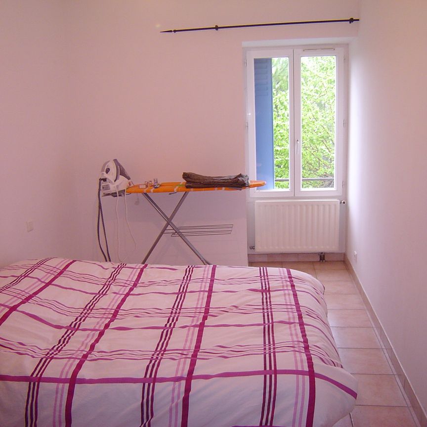 Un appartement en duplex, 75m2, T4 + cour - Photo 1
