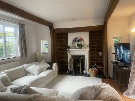 Room in a Shared House, Ballards Way, CR0 - Photo 1