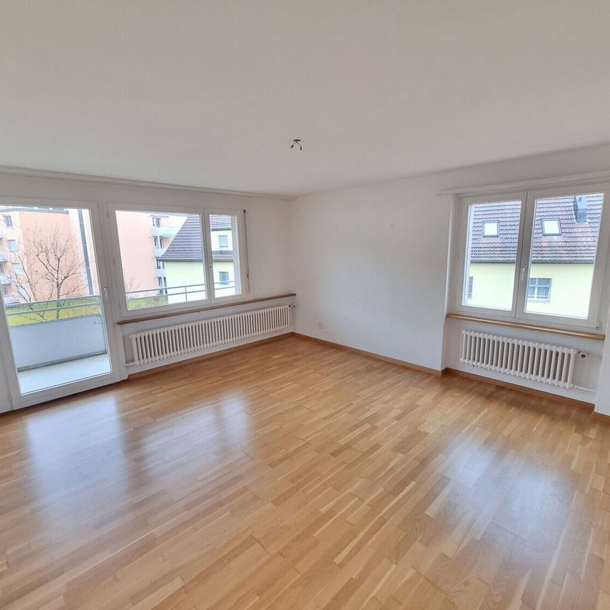 Offer a spacious and comfortable space in a quiet location - Photo 1