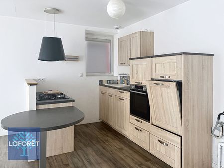 House - Photo 2