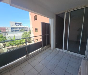 Location Appartement 2 pièces 39m² ST DENIS 97400 - Photo 6