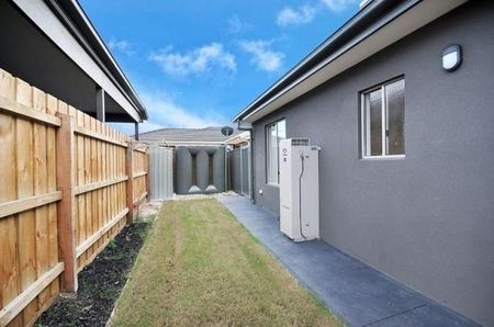 1/115 Mcnamara Avenue, Airport West VIC 3042 - Photo 5