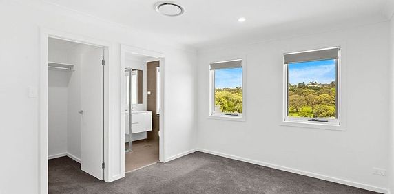 Sleek & Spacious! - Photo 2