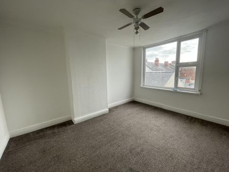 3 bedroom terraced house to rent - Photo 4