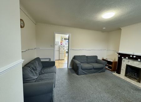 Cromer Street, Burton Stone Lane - P1178 - Photo 3