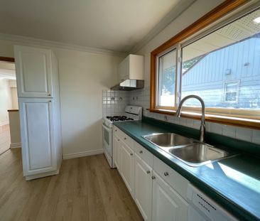 For Lease - 334 Stevenson Road Unit# Upper, Oshawa, Ontario - Photo 2