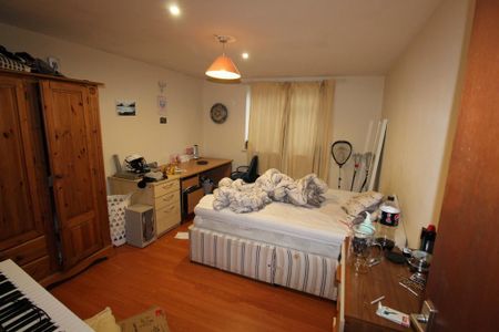 5 bedroom semi-detached house to rent - Photo 3