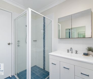 Immaculate Freestanding Villa - Stroll to Everything! - Photo 6