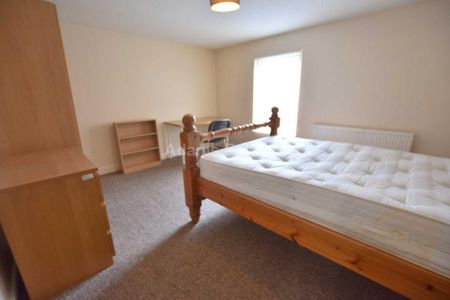 6 bedroom terraced house to rent - Photo 2