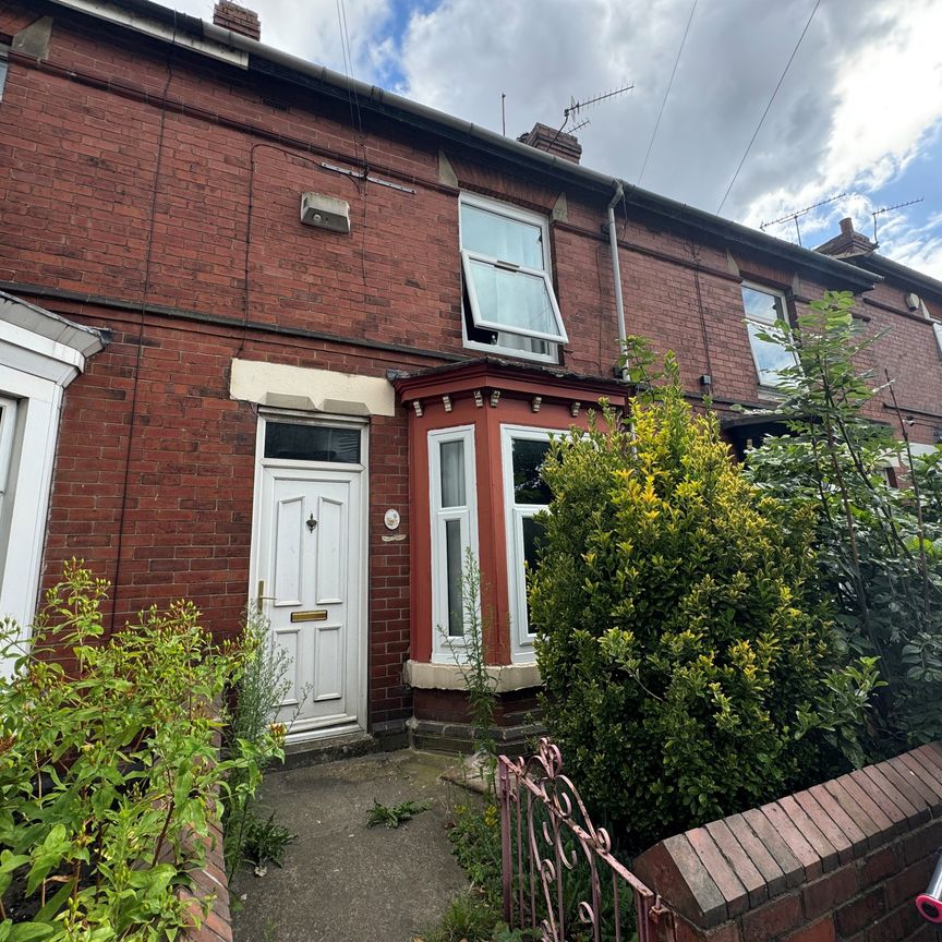 Room in Shared House, Kilnhurst Road, Rawmarsh, S62 5QQ - Photo 1