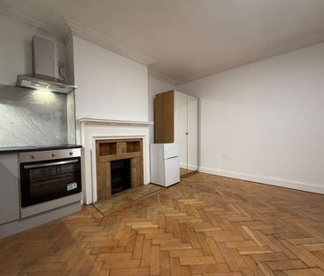 Studio Flat, Wendover Court, NW2 - Photo 5
