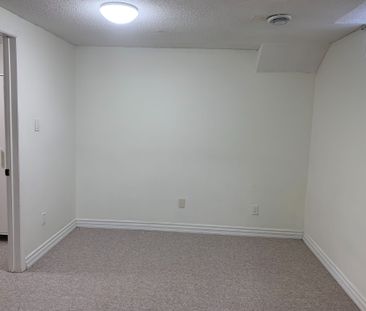For Lease - 964 Ferndale Crescent Unit# Basement, Newmarket, Ontario - Photo 5