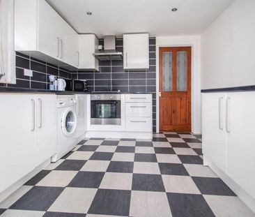 3 bedroom detached house to rent - Photo 5