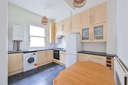 2 bedroom flat to rent - Photo 4