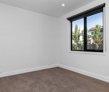 Modern Comfort and Style Three Bedroom Home - Photo 6