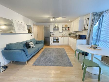 1 Bedroom Home – Medium Let - Photo 2