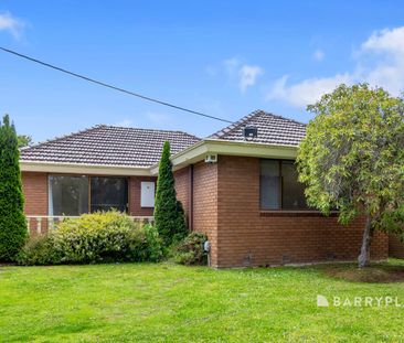 What a Living Opportunity! Prime Location & Freshly Updated Appeal - Photo 4