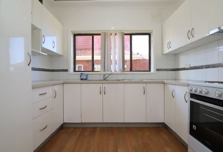 Three Bedroom Home - Photo 4