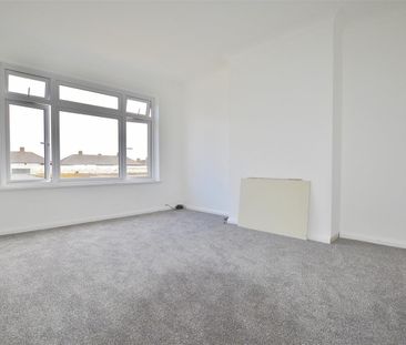 2 bedroom Flat To Let - Photo 1