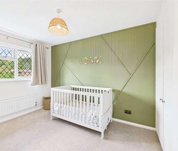Drayhorse Drive, Bagshot, Surrey, GU19 - Photo 4
