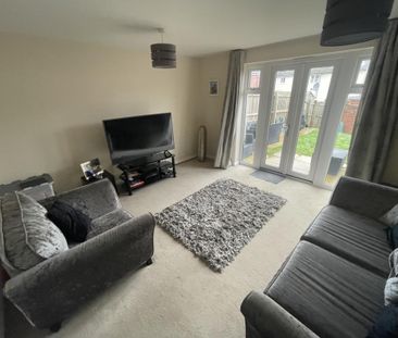 3 bedroom terraced house to rent - Photo 1