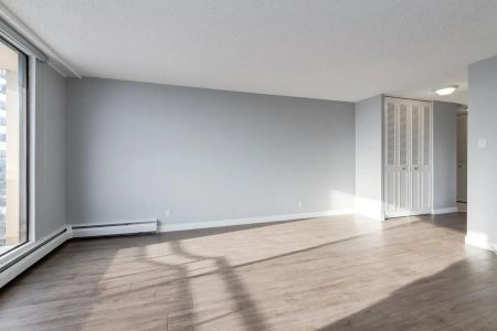 - 2 Bedroom at Glenmore Gardens Towers - Photo 5