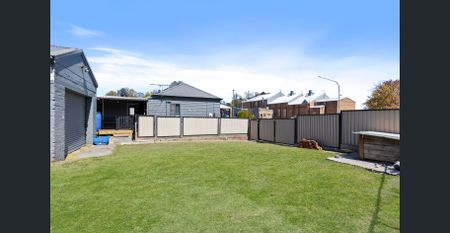 Charming Family Home - Photo 5