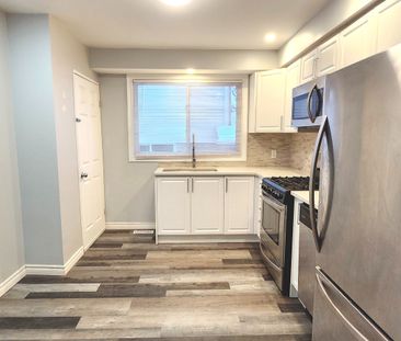 For Lease - 29 Fox Run N/A, Barrie, Ontario - Photo 6