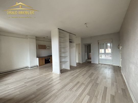 CHARLIEU T3 BOULEVARD L.VALORGE - Photo 1