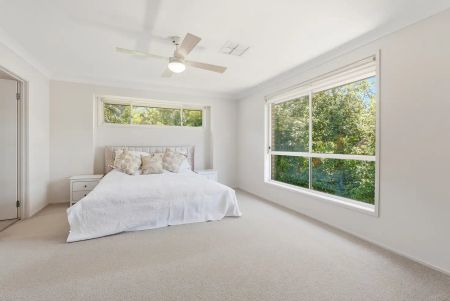 “EXCEPTIONAL EXTRA LARGE 6 BEDROOM FAMILY HOME” - Photo 3