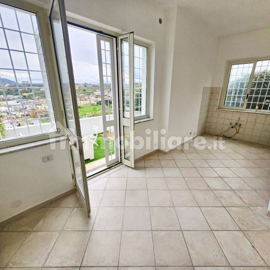 Bilocale via Torregaveta 38, Monte di Procida - Foto 1