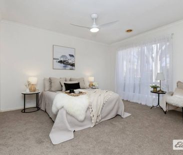 Move in ready comfort with new carpet! - Photo 1