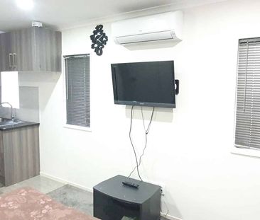 Partly furnished studio apartment for rent - Photo 1