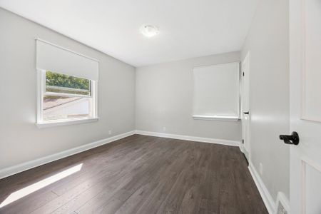 For Lease - 207 Maplehurst Avenue, Toronto, Ontario - Photo 2