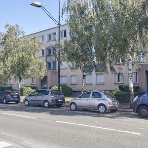 Appartement SABLE SUR SARTHE T3 - Photo 2