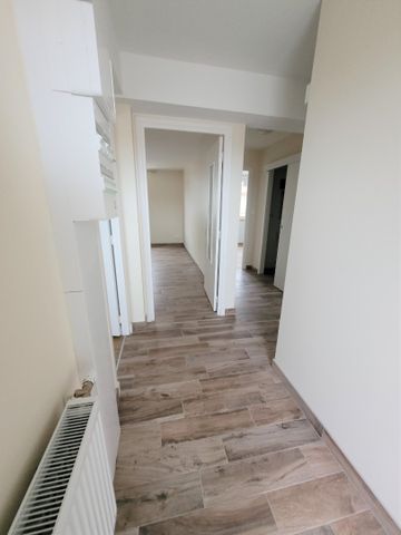 Location Appartement 3 pièces 57m² CALAIS 62100 - Photo 5